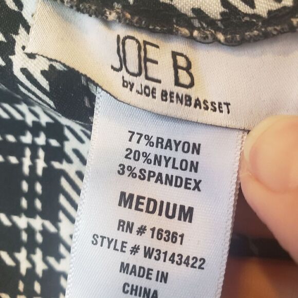 JOE B by JOE BENBASSET Pull-on Stretch Plaid Ankle Pants - Picture 4 of 6